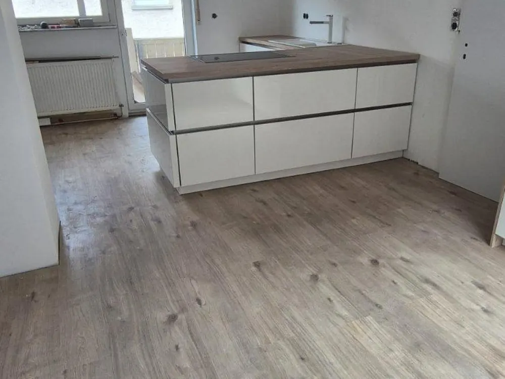 Moderne 3-Zimmer-Wohnung mit Einbauküche und Balkon