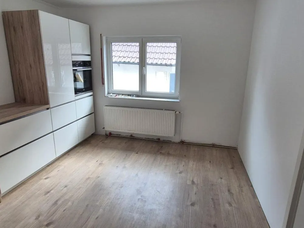 Moderne 3-Zimmer-Wohnung mit Einbauküche und Balkon
