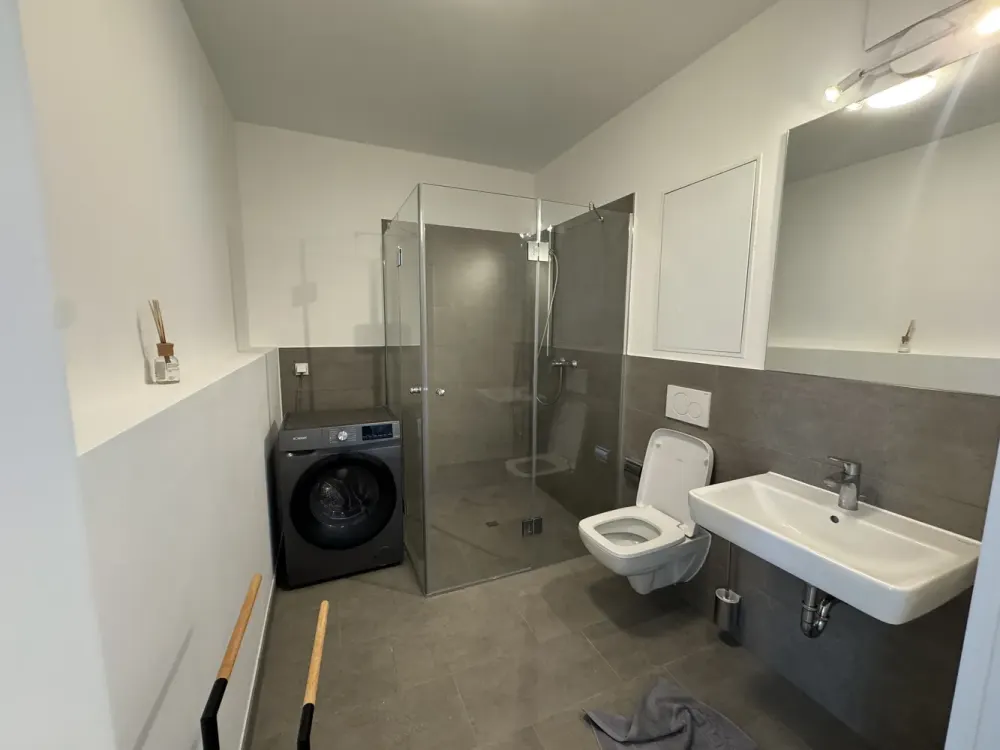 Vollmöbilierte Wohnung mitten in Pempelfort