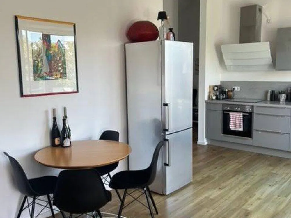 Anfragestopp - Helle, modernisierte 2-Zimmer-Dachgeschosswohnung mit Dachterrasse in Hannover - List