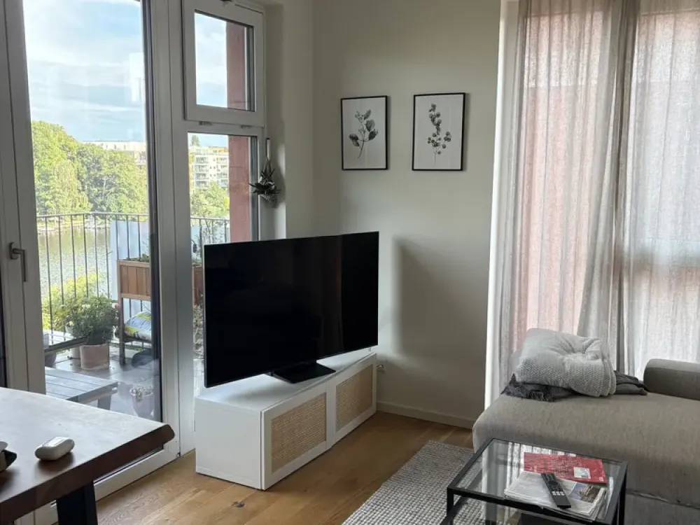 Lively Living in Köpenick: Bright 3-Room Apartment with Balcony