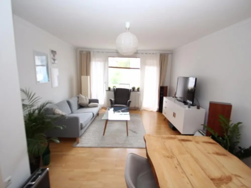 Hübsche 2-Zimmer-Wohnung mit Balkon in der Ebenauer Straße 1.08.2026