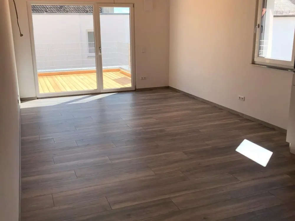 Außergewöhnliche Wohnung, hell, neuwertig, großer Balkon, sonnig, zentral