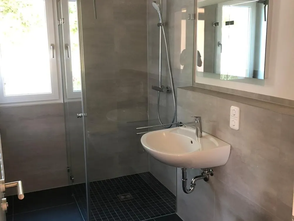 Außergewöhnliche Wohnung, hell, neuwertig, großer Balkon, sonnig, zentral
