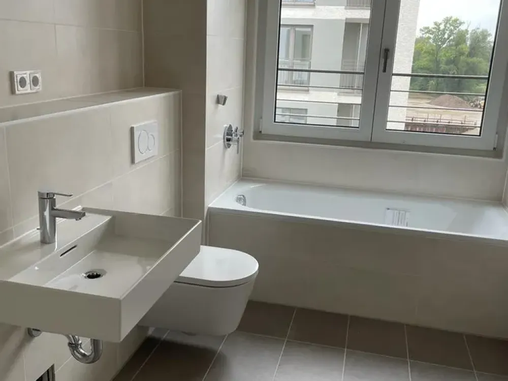 4-Zimmer-Wohnung mit Balkon in München
