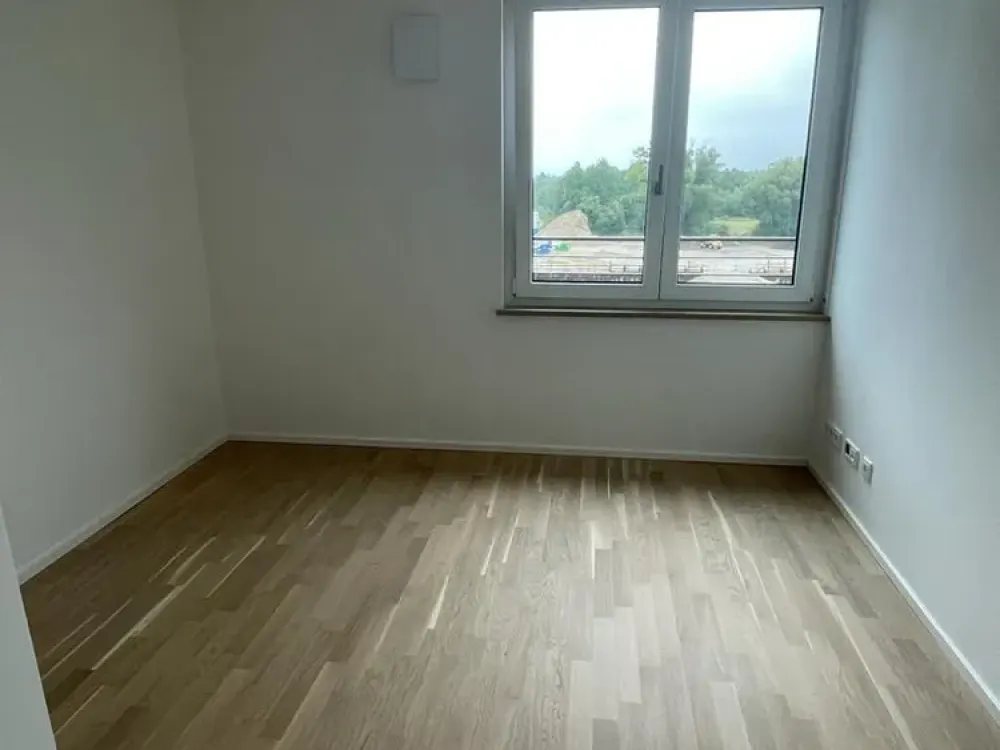 4-Zimmer-Wohnung mit Balkon in München