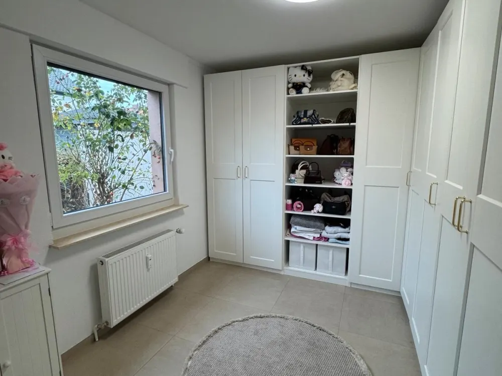 Kernsanierte Erdgeschosswohnung mit Terrasse und Garten