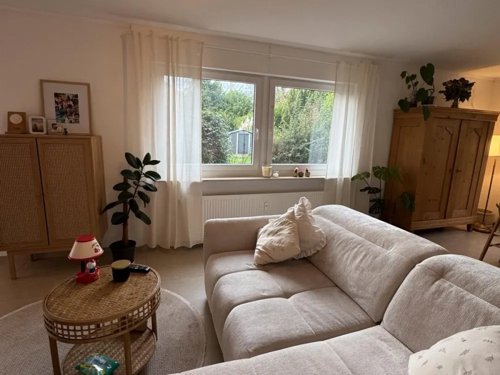 Kernsanierte Erdgeschosswohnung mit Terrasse und Garten