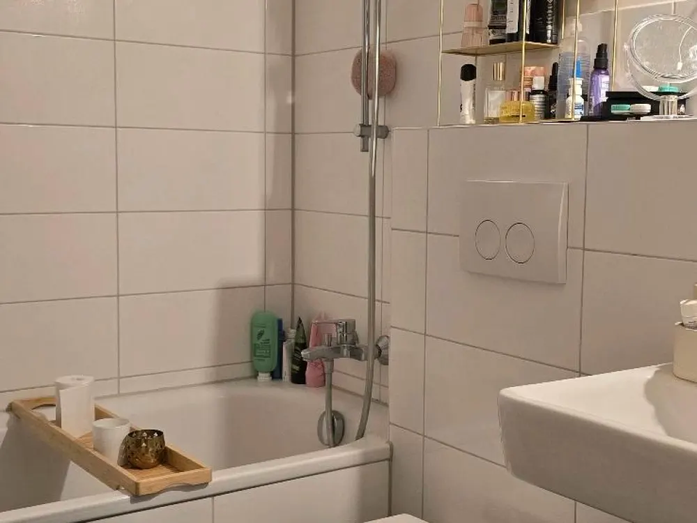 Helle, ruhige 2-Zimmer-Wohnung im Innenhof am Kottbusser Tor