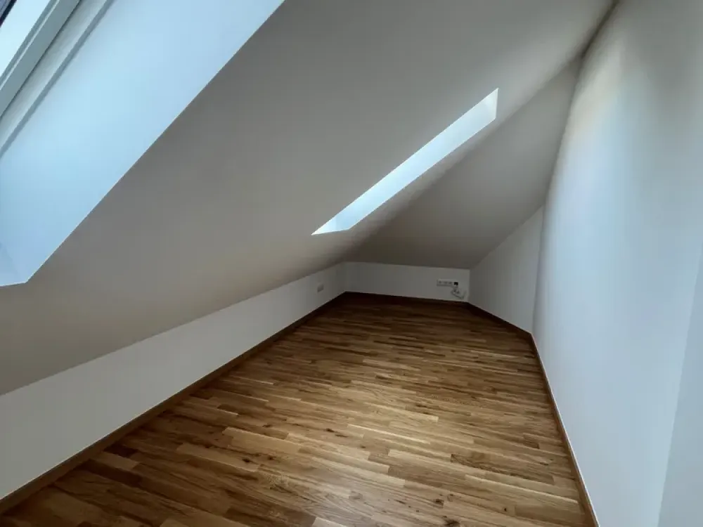 Wohnen über den Dächern: Erstbezug mit sonniger Dachterrasse