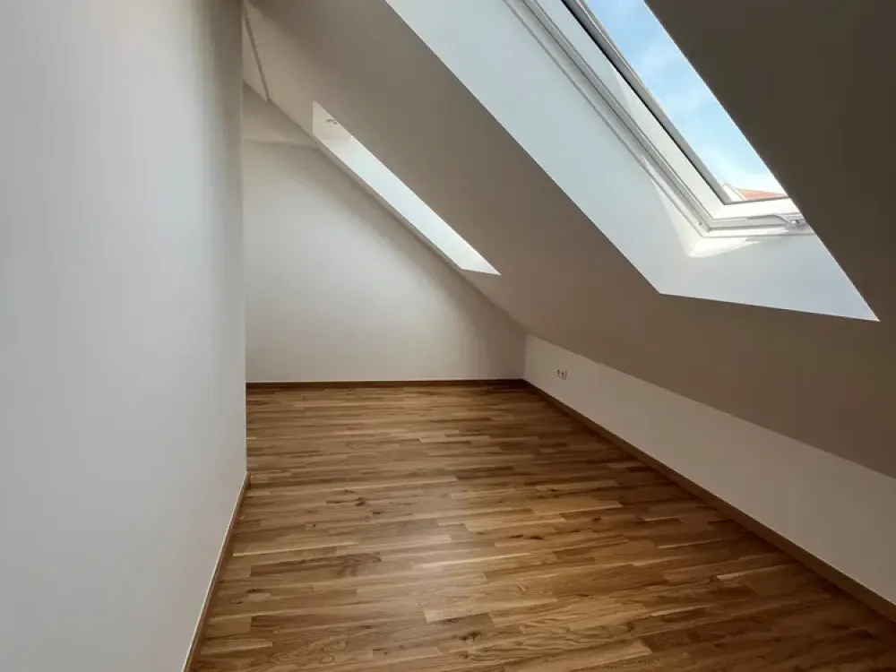 Wohnen über den Dächern: Erstbezug mit sonniger Dachterrasse