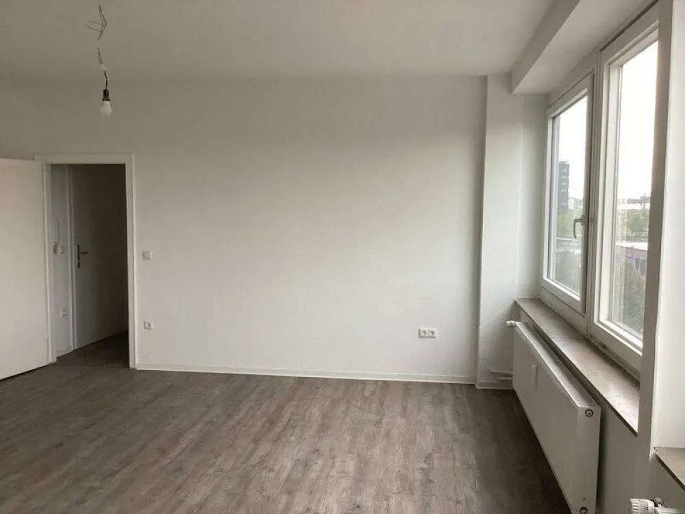 City-Lage - Renovierte 1-Zimmer-Wohnung, ca. 35 m² - ab sofort verfügbar