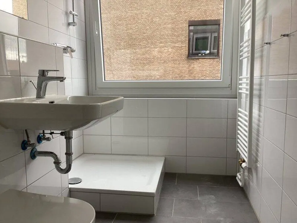 City-Lage - Renovierte 1-Zimmer-Wohnung, ca. 35 m² - ab sofort verfügbar