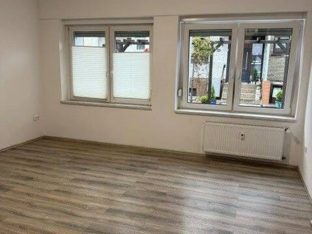 90 m² im Erdgeschoss suchen neue Mieter!!!