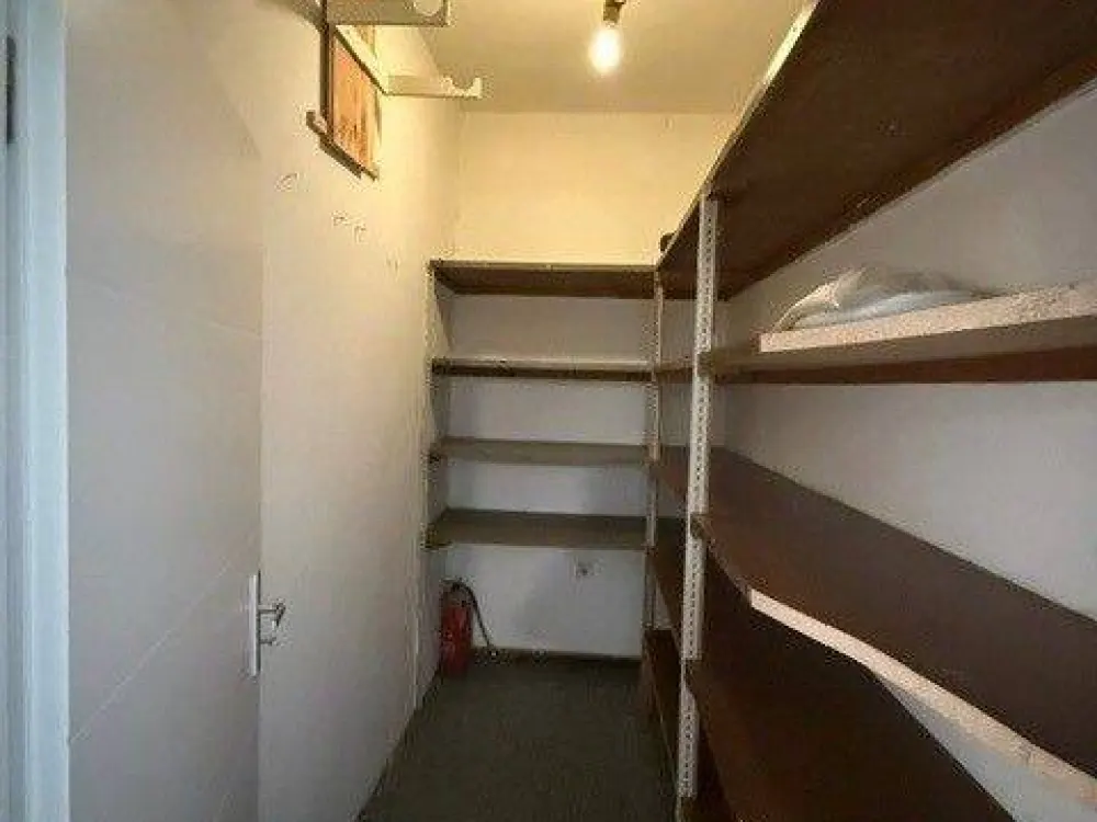 90 m² im Erdgeschoss suchen neue Mieter!!!