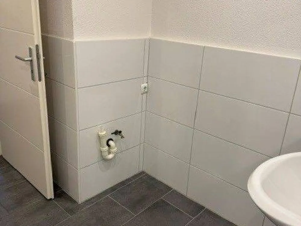 90 m² im Erdgeschoss suchen neue Mieter!!!
