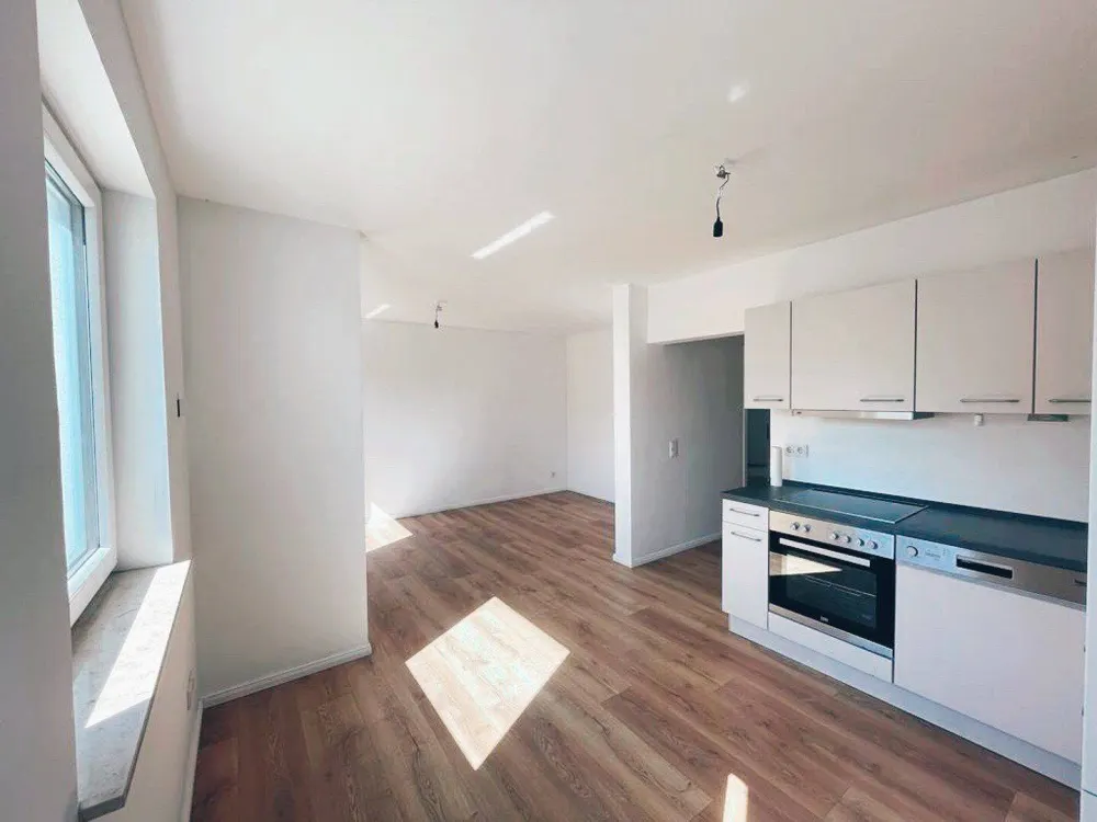Sunny and Modern 3-Room Apartment in Green Berlin-Altglienicke