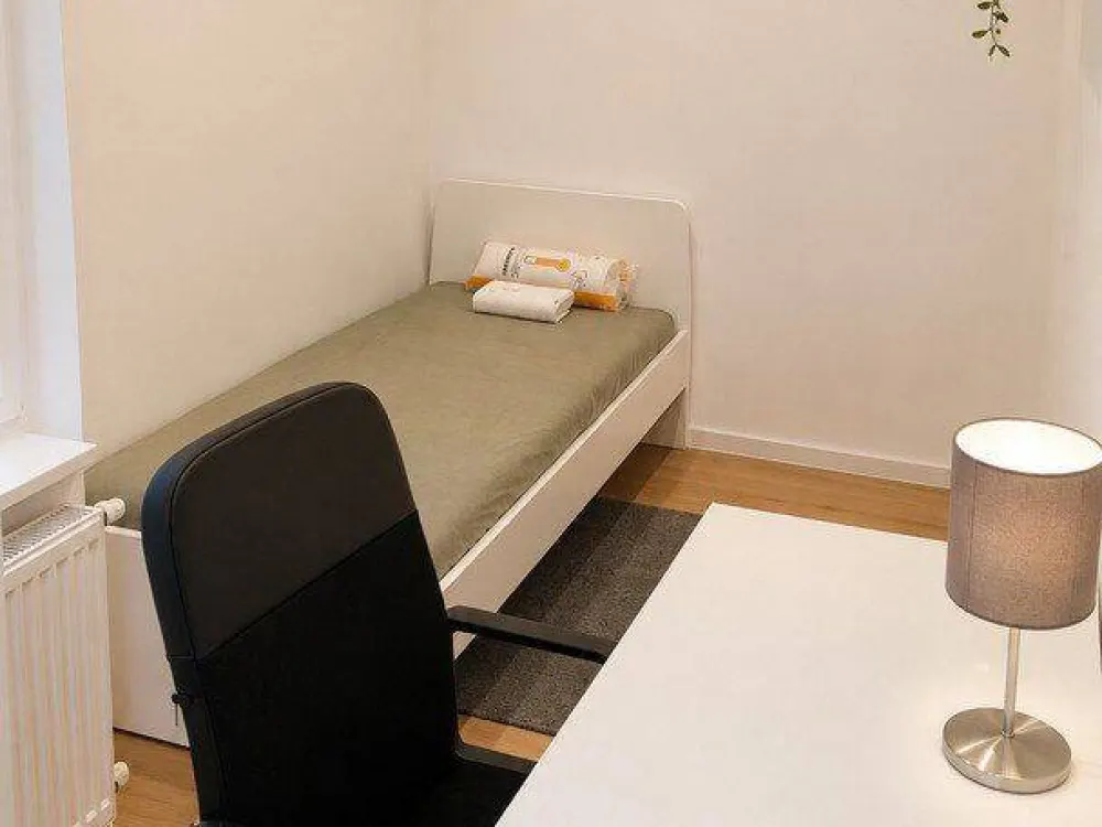 Möbliertes WG Zimmer in 3er Frauen WG | ab 01.11.2026