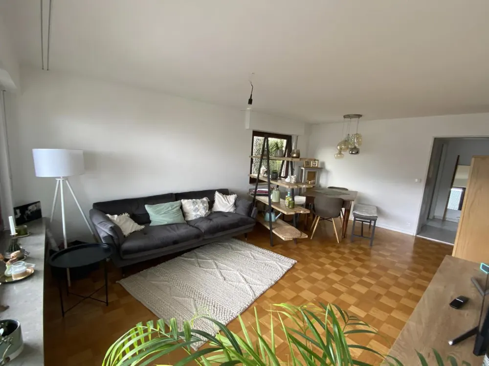 Helle 2-Zimmer-Wohnung mit Balkon und Stellplatz