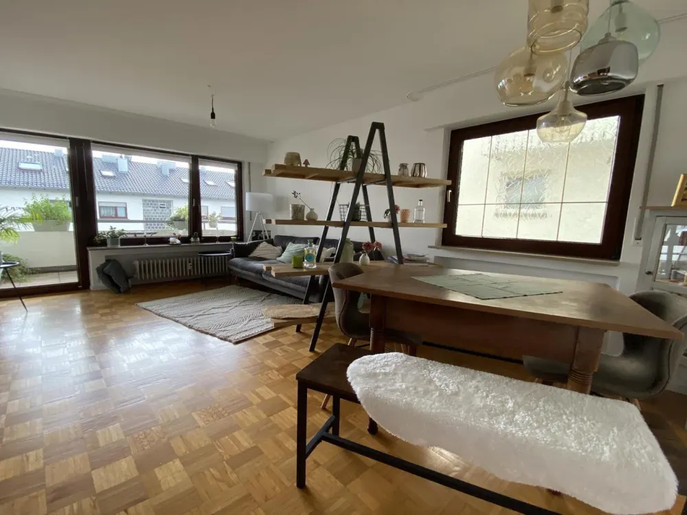 Helle 2-Zimmer-Wohnung mit Balkon und Stellplatz