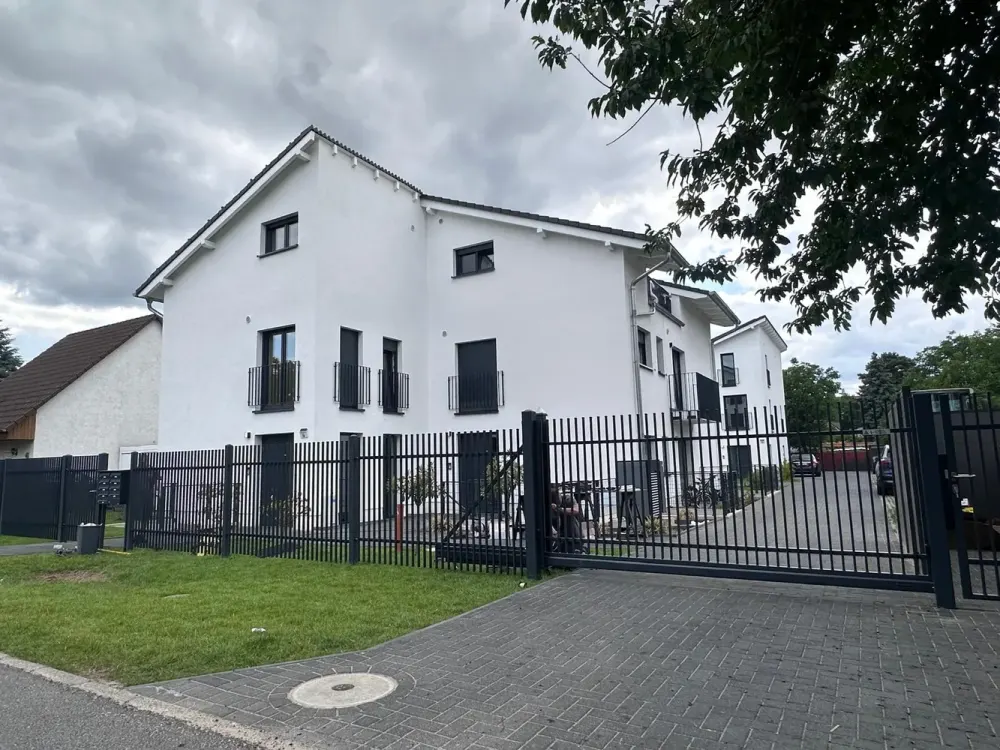 Maisonettewohnung mit Einbauküche: Geschmackvolle 5-Raum-Maisonettewohnung mit geh. Innenausstattung