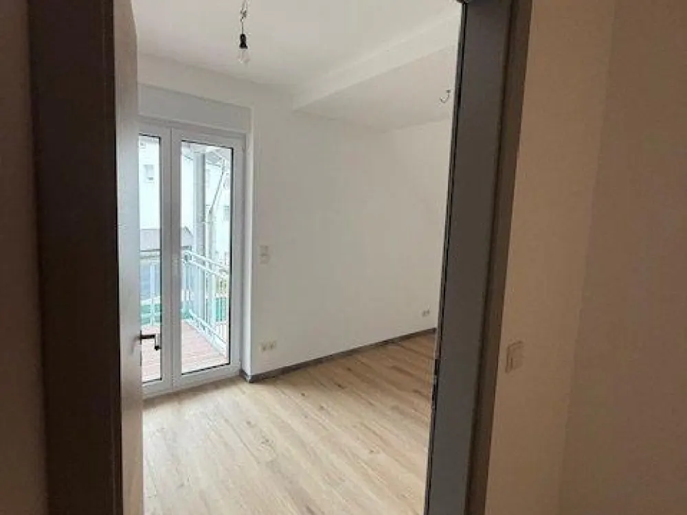 شقة 2.5 - 3 غرف مع مطبخ وحمام في 66130 ساربركن-بريباخ، نيوبار