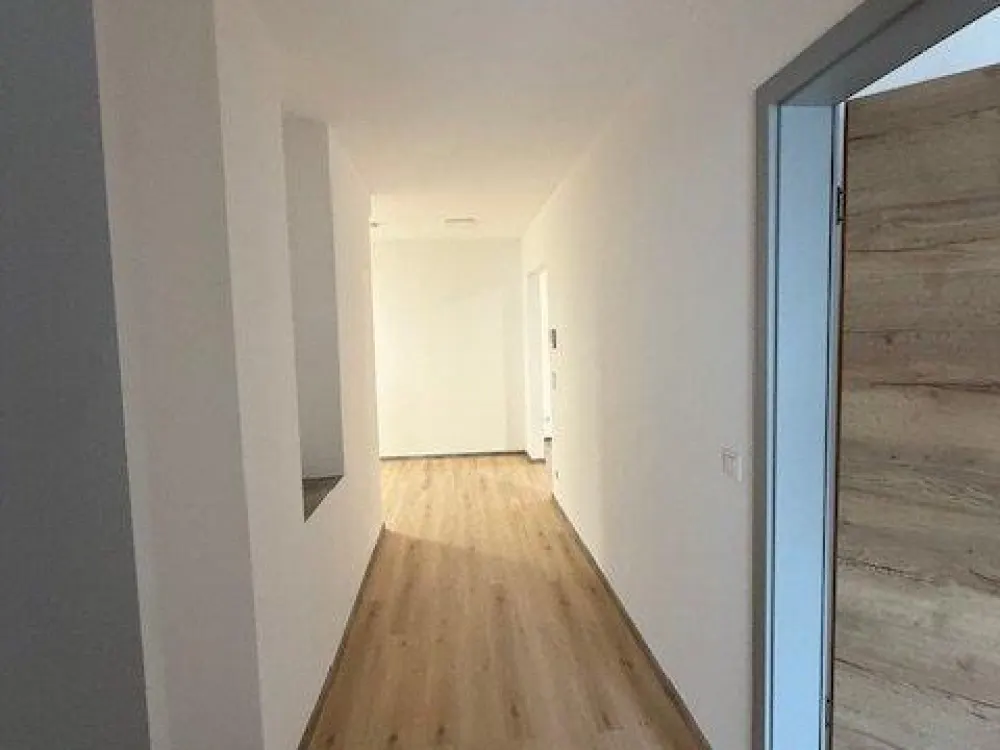 شقة 2.5 - 3 غرف مع مطبخ وحمام في 66130 ساربركن-بريباخ، نيوبار