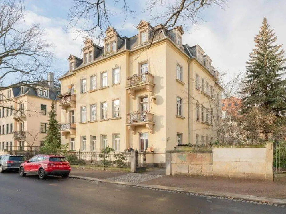Einziehen und wohlfühlen - frisch renovierte 2-Raumwohnung in Striesen
