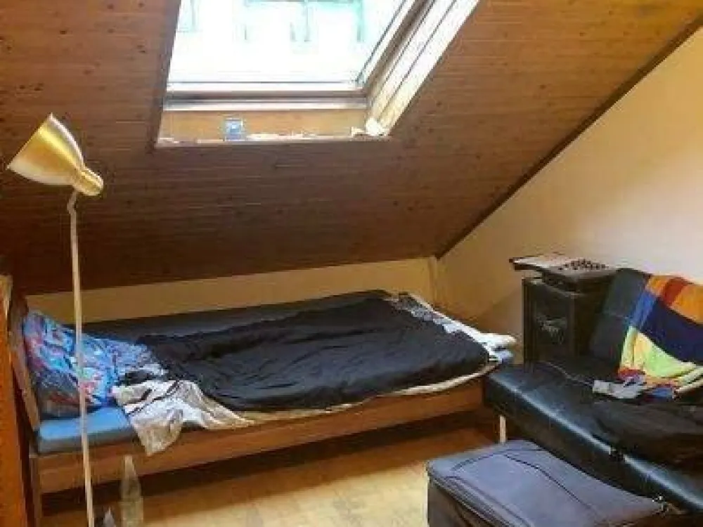 انتباه للأزواج الطلاب! غرفتان في شقة مشتركة KA-Südstadt، متاحة فوراً بإيجار شامل 790 يورو
