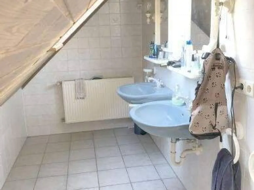انتباه للأزواج الطلاب! غرفتان في شقة مشتركة KA-Südstadt، متاحة فوراً بإيجار شامل 790 يورو