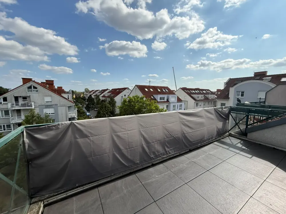 Exklusive Maisonette-Dachgeschosswohnung mit großem Balkon und Blick ins Grüne Nähe Messe Frankfurt