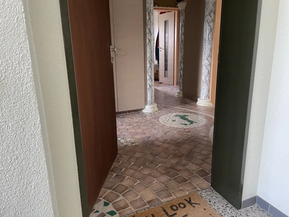 3-Zimmer-Wohnung Elektrische Garage + Stellplatz + Aufzug