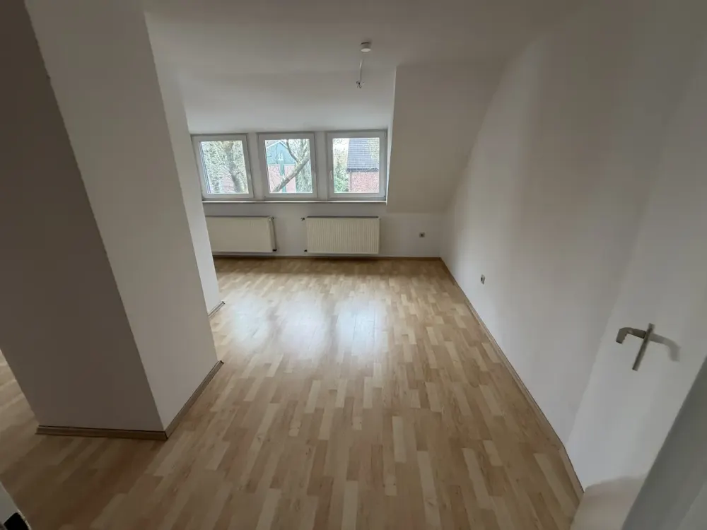 Großzügige DG-Wohnung