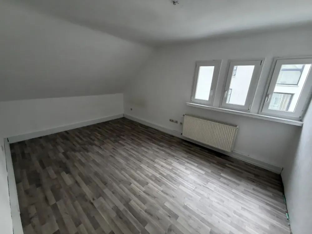 Großzügige DG-Wohnung