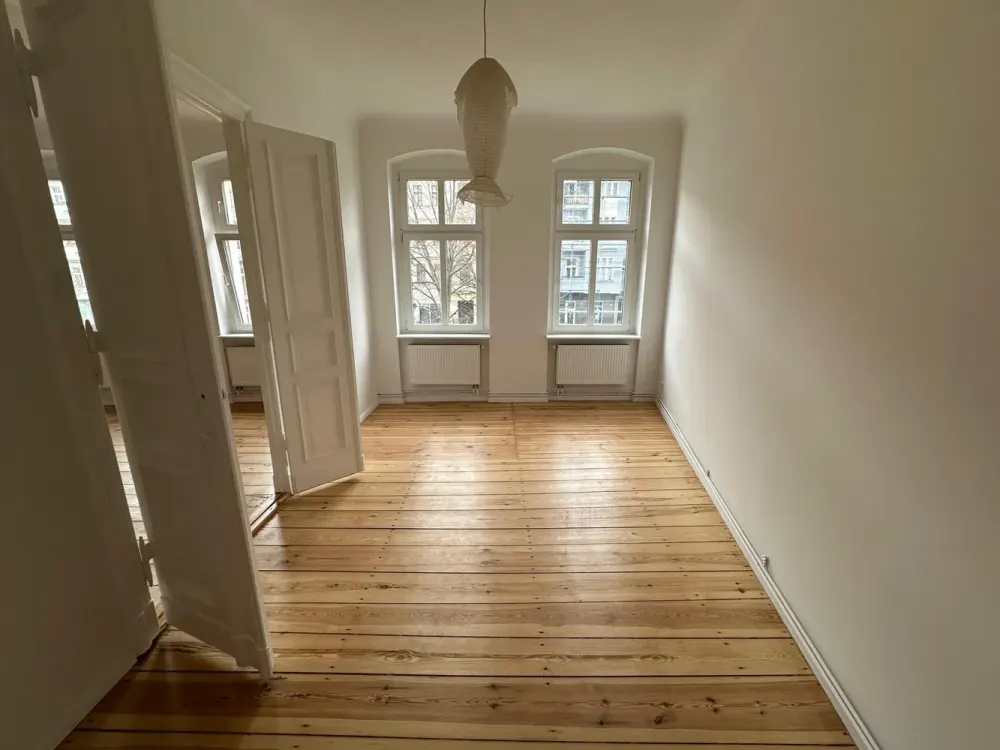 Saniert: Wunderschöne Altbau-Wohnung mit 3 Zimmern