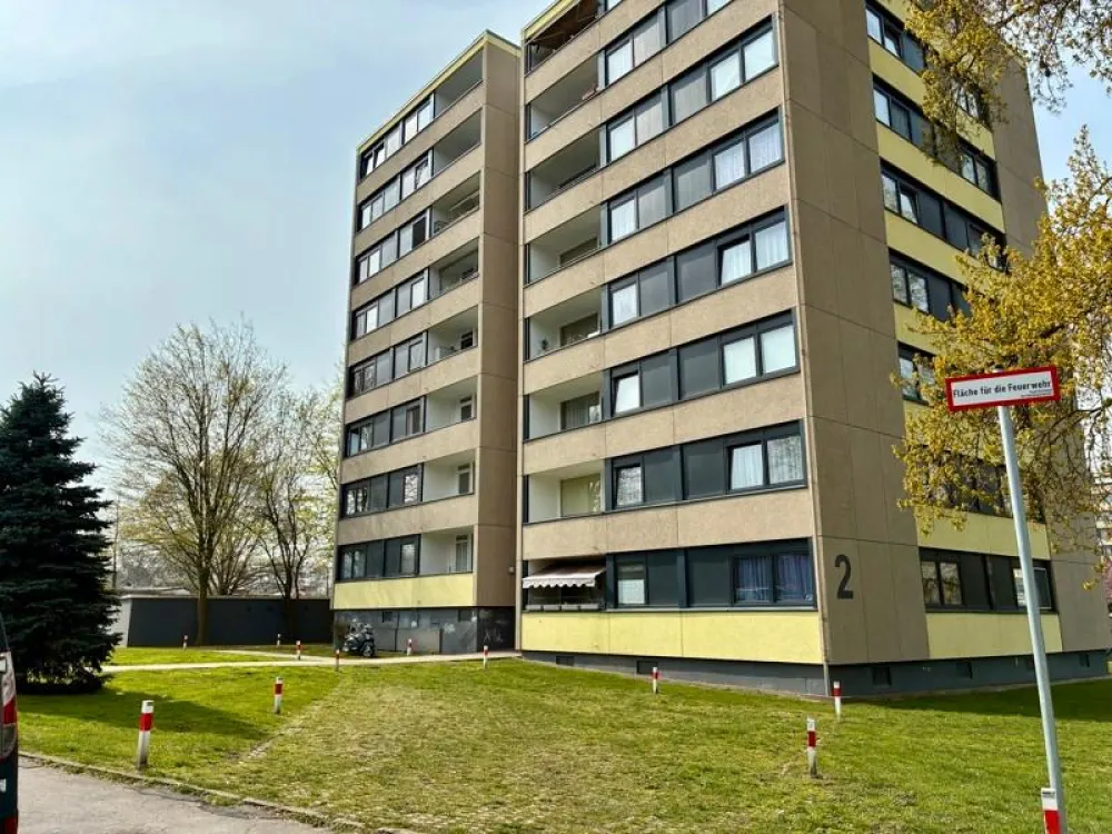Frisch renovierte 3,5 Zimmer Wohnung in bester Lage!