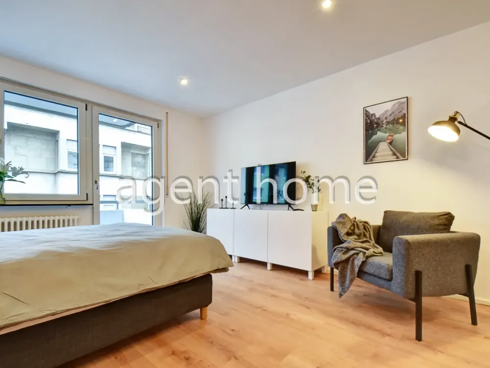 MÖBLIERT - WEST LIVING - Tolle Wohnung mit Balkon und Duplexparker