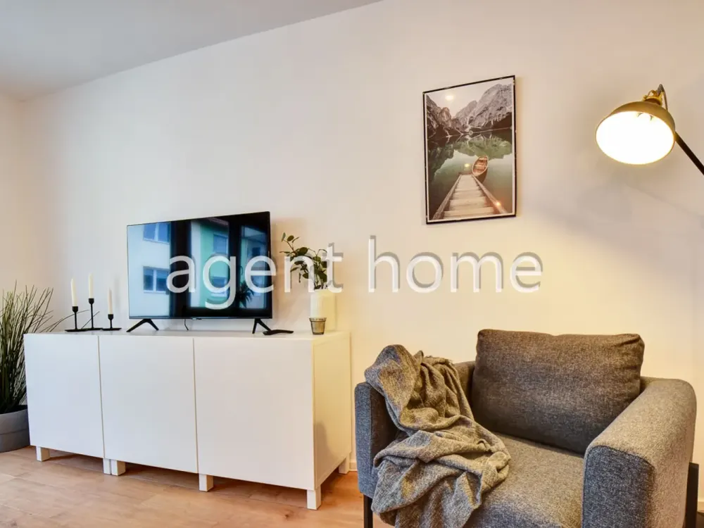 MÖBLIERT - WEST LIVING - Tolle Wohnung mit Balkon und Duplexparker