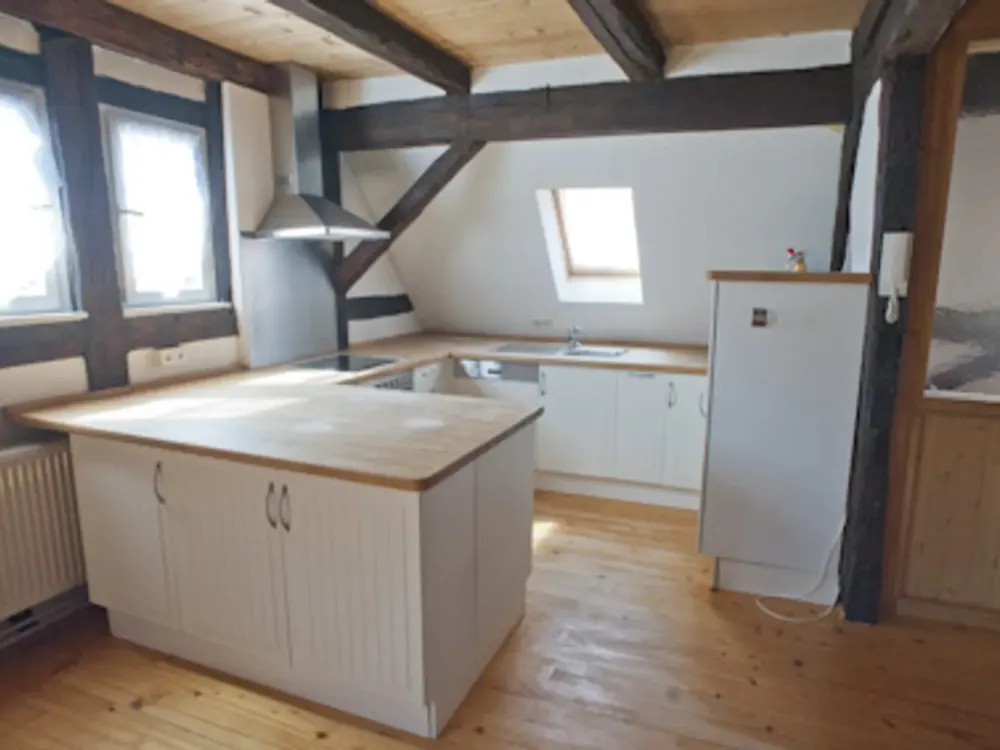 Wohnen mit Charakter: 4-Zimmer-Dachgeschosswohnung in historischem Ambiente