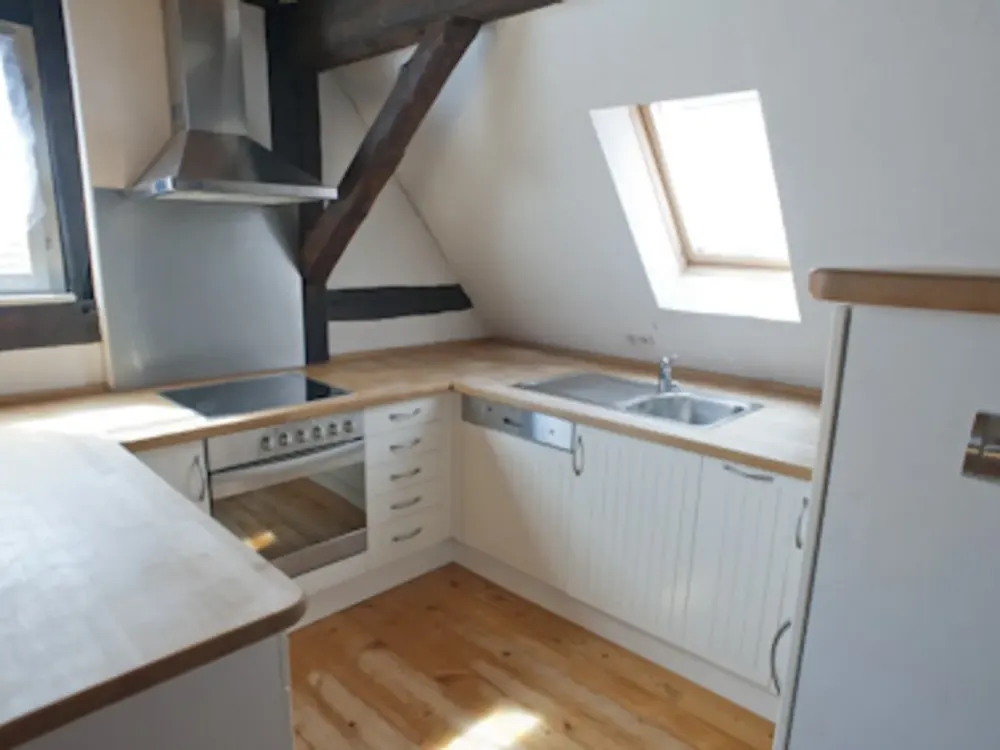 Wohnen mit Charakter: 4-Zimmer-Dachgeschosswohnung in historischem Ambiente