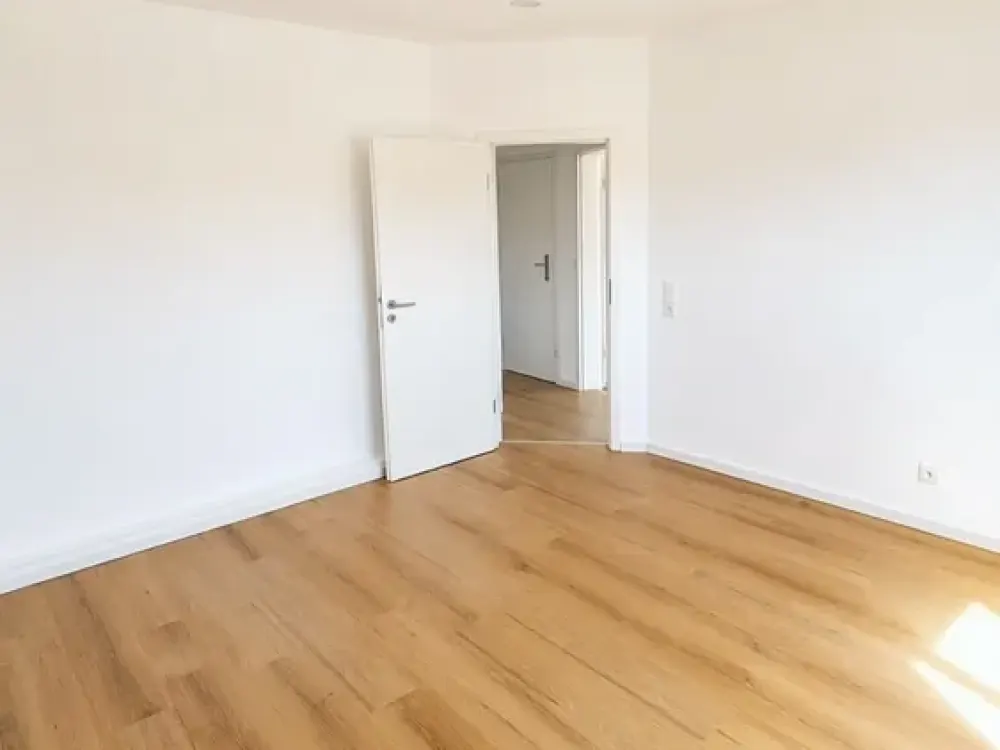 Stilvolle 2-Zimmer-Dachgeschosswohnung im Erstbezug, Komplett saniert in beliebter Wohnlage