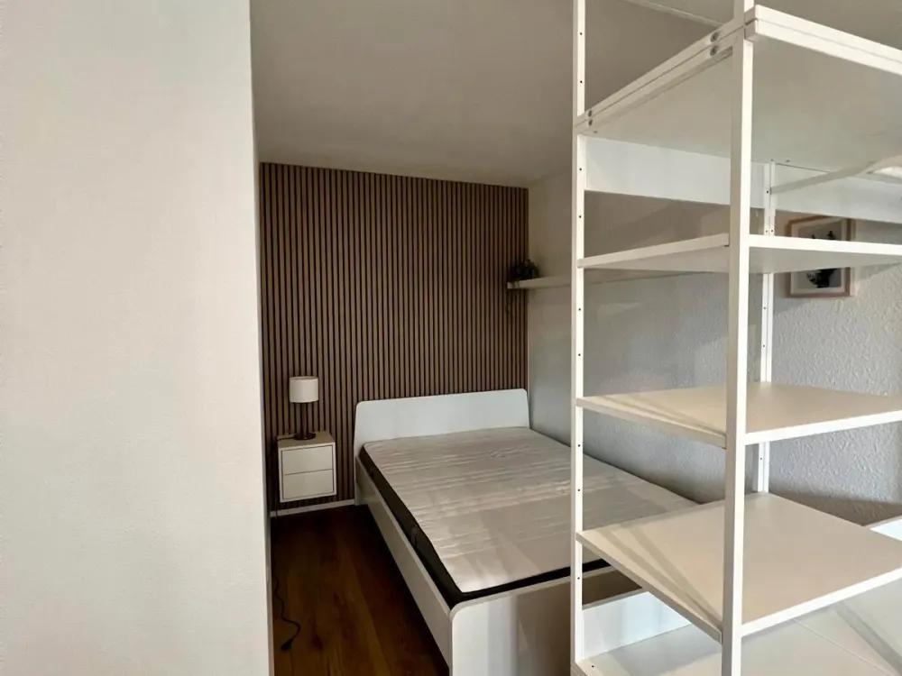 Möbliertes Appartement mit Sonnenbalkon ins Grüne