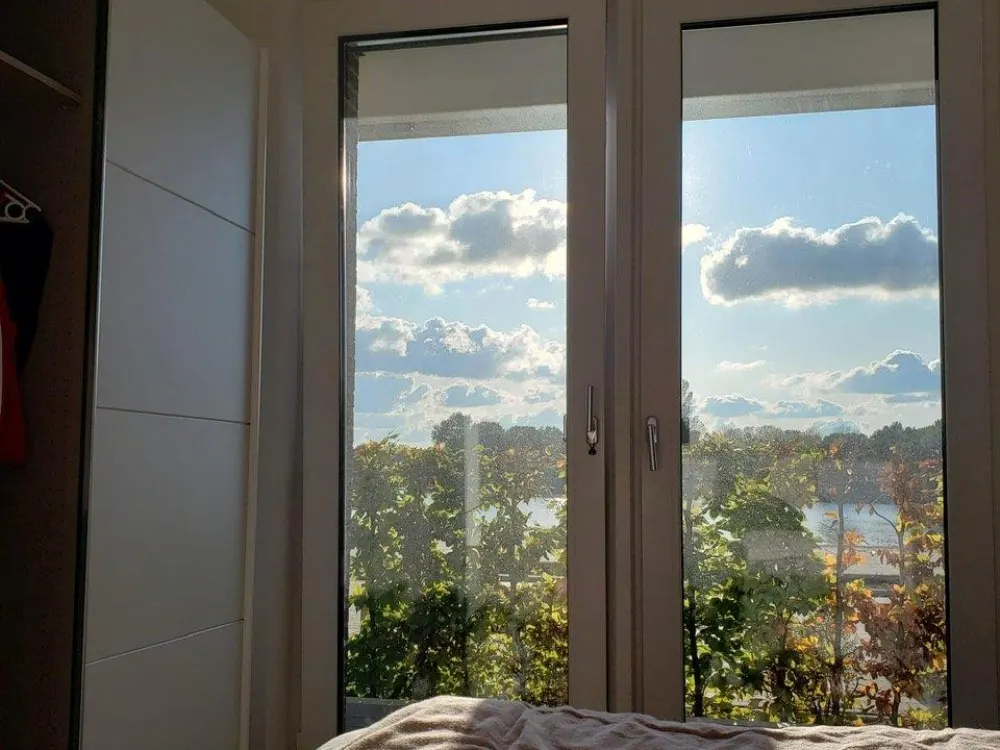2-Room, Waveline - Überseestadt, in First Row
