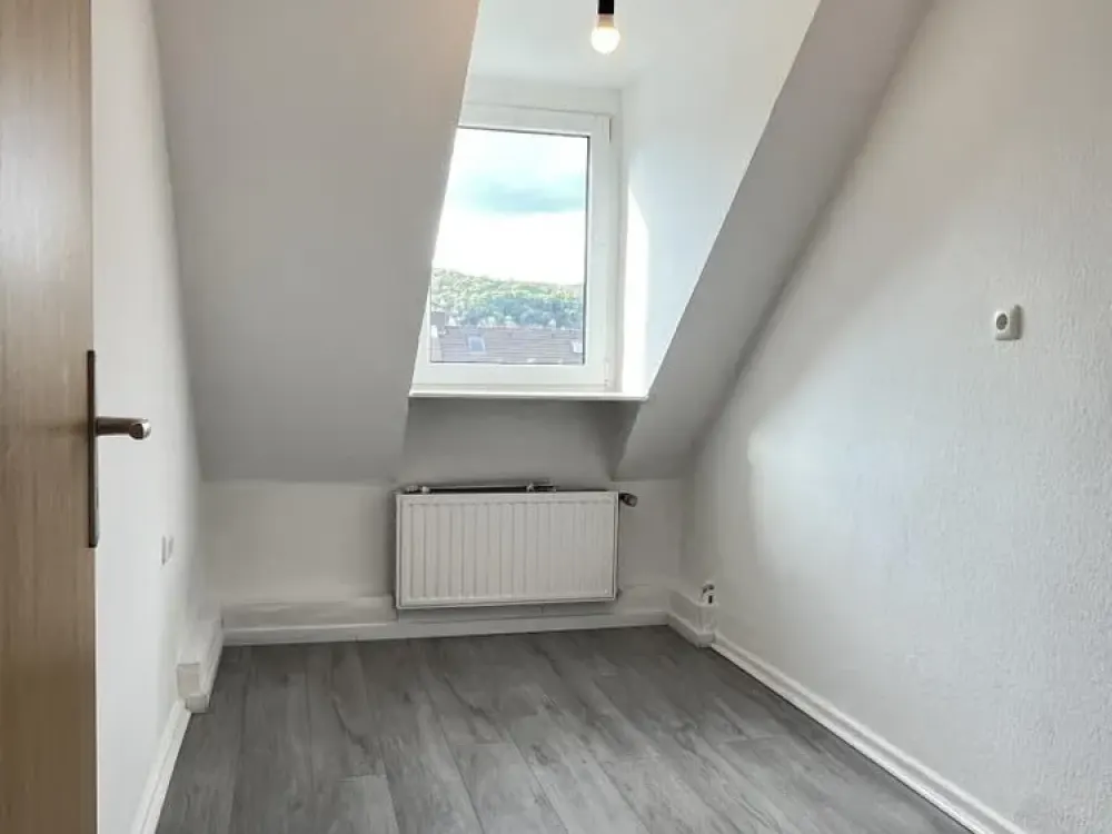 *** Großzügig geschnittenes 3-Zimmer-Dachgeschoß-Apartment - hell und freundlich ***