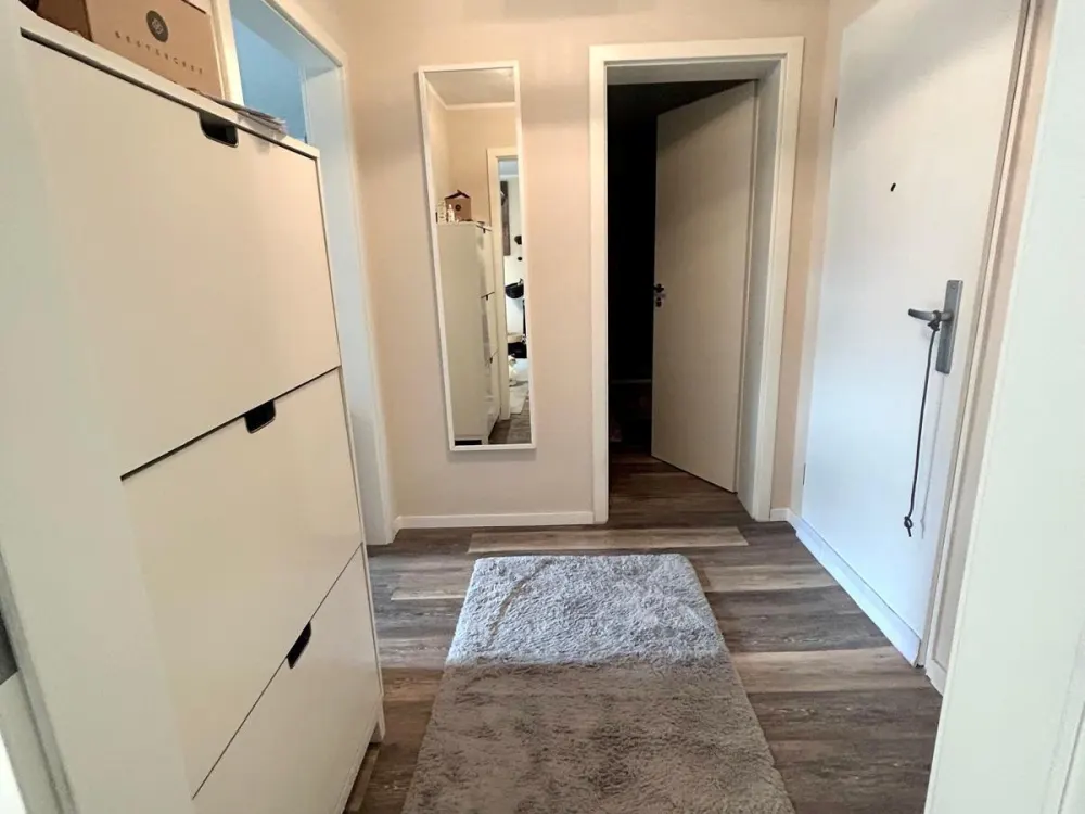 Mieter gesucht, 2-Zimmer-Souterrainwohnung ab 01.10