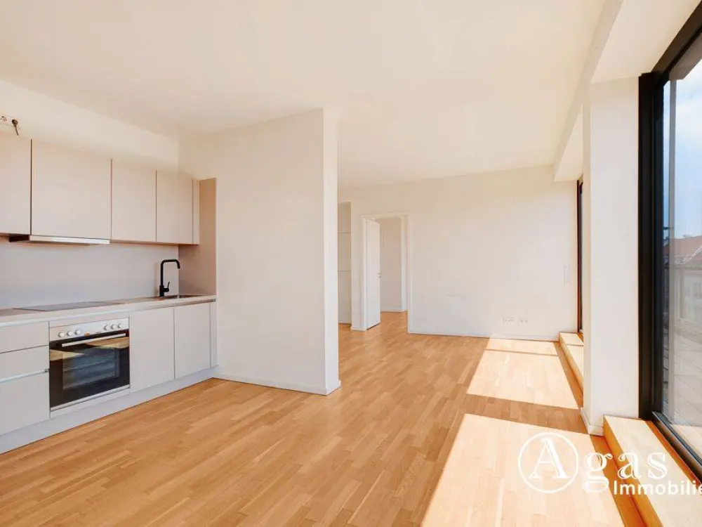 Lichtdurchflutete 2 Zimmer Wohnung mit ca. 67m², EBK und großem Balkon in Berlin-Mitte!
