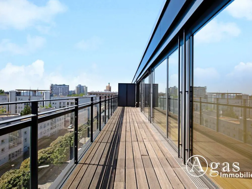 Lichtdurchflutete 2 Zimmer Wohnung mit ca. 67m², EBK und großem Balkon in Berlin-Mitte!