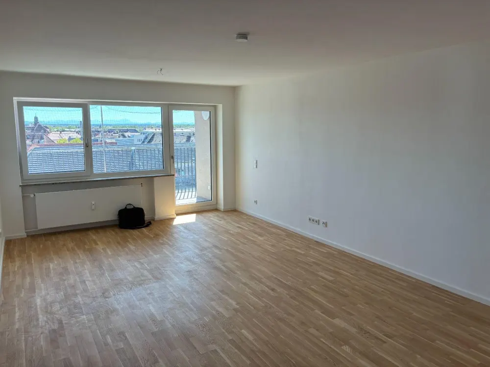Sonnige 3-Zimmer-Wohnung mit Balkon und Aufzug in München-Bäckerstraße