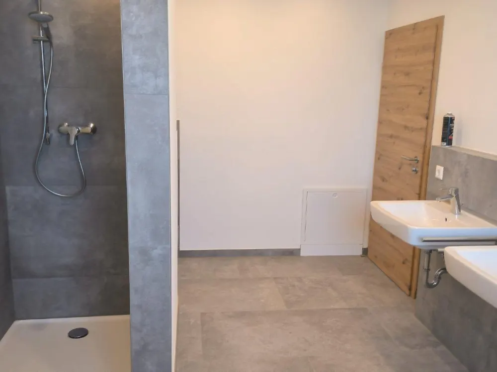 2-Zimmer-Wohnung, Erstbezug
