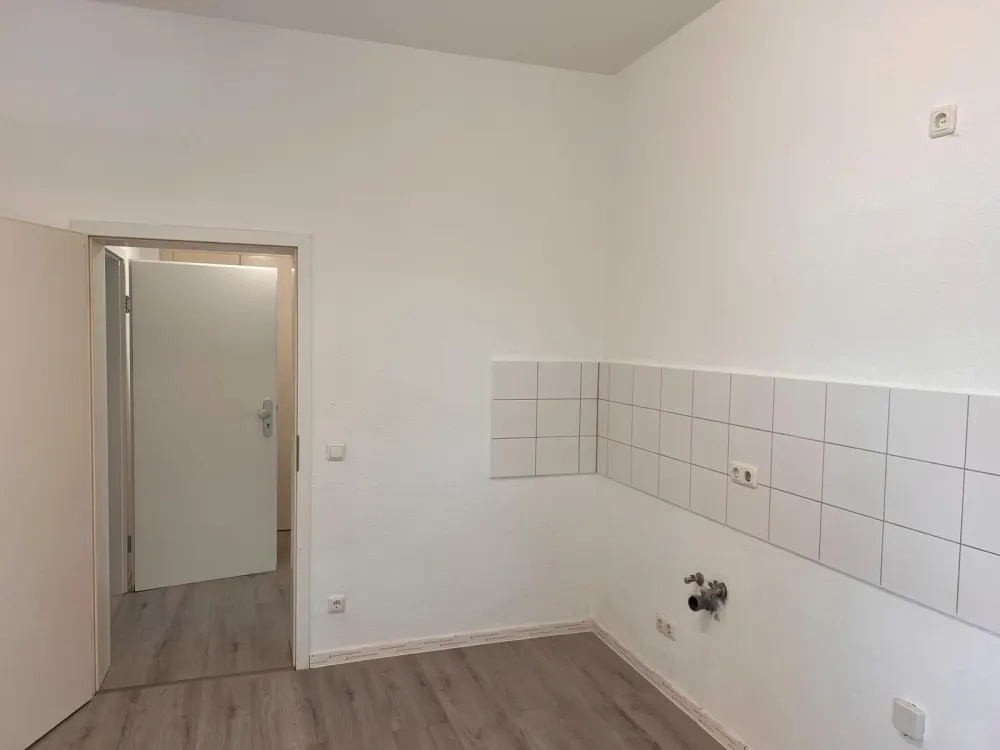 Frisch renovierte 2,5 Zimmer Wohnung im Erdgeschoss zu vermieten